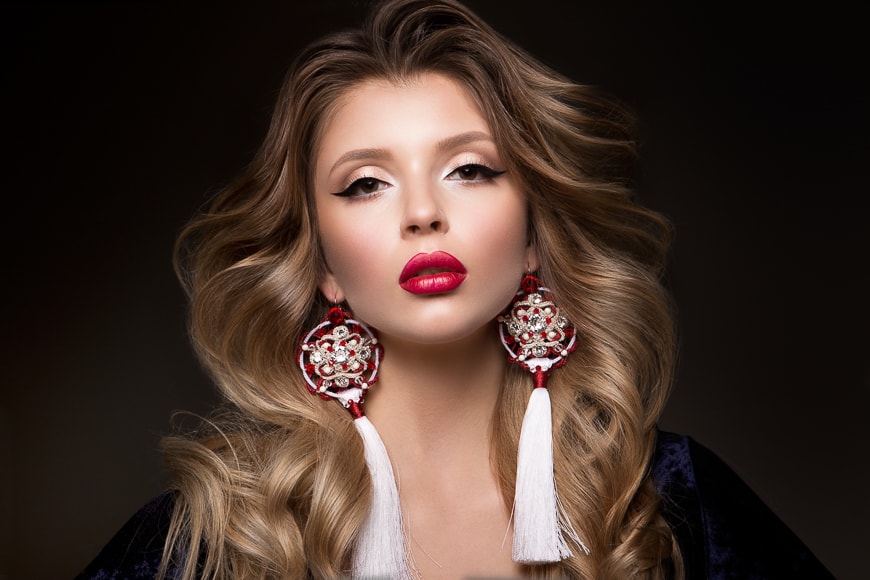 Studio sessions are used for glamour fashion shoots. Lighting setups and a shot list are important.