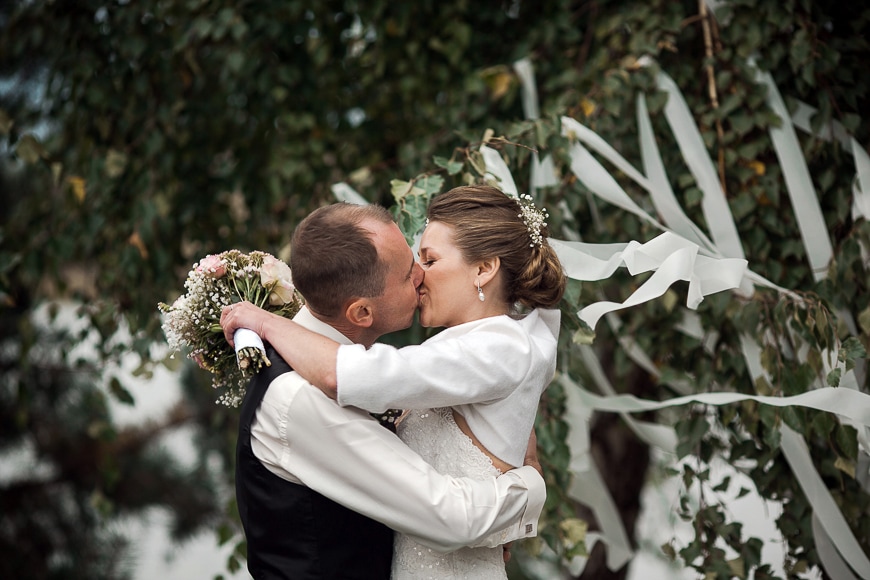 Wedding photographer - happy couple.